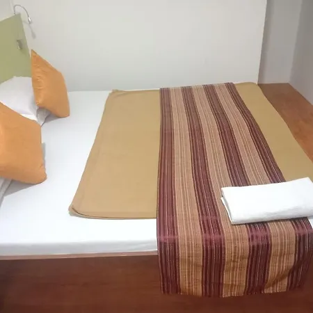 Hotel Shubham Vile Parle-2