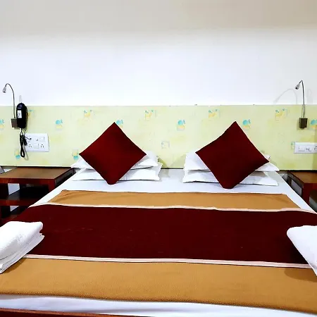 Hotel Shubham Vile Parle-3